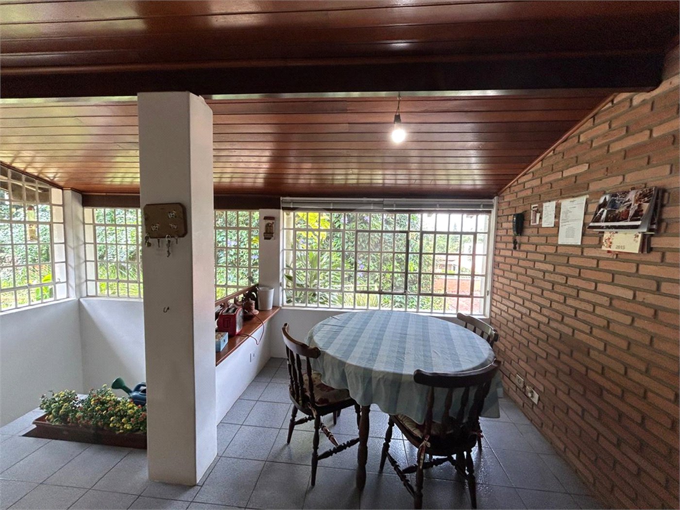 Casa à venda com 5 quartos, sendo 3 suítes, no condomínio Estância Marambaia, Vinhedo - SP