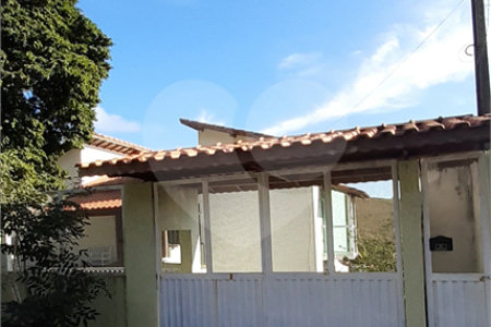 Casa à venda com 4 quartos, sendo 1 suíte, no Centro, Bom Jesus dos Perdões, SP