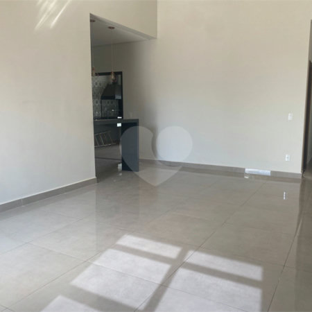 Casa à venda com 3 suítes no condomínio Condomíno Helena Maria, Sorocaba - SP