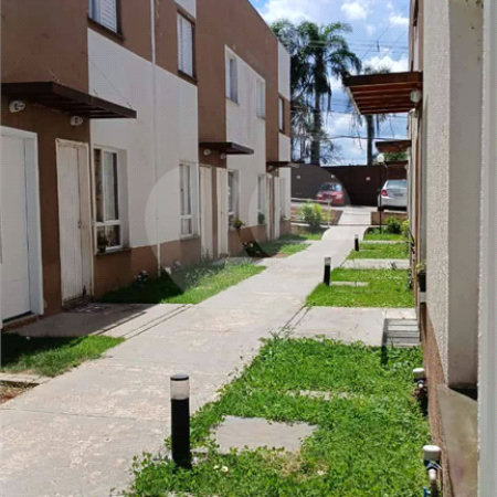 Casa à venda com 2 quartos no condomínio Villa Caucaia, Cotia - SP