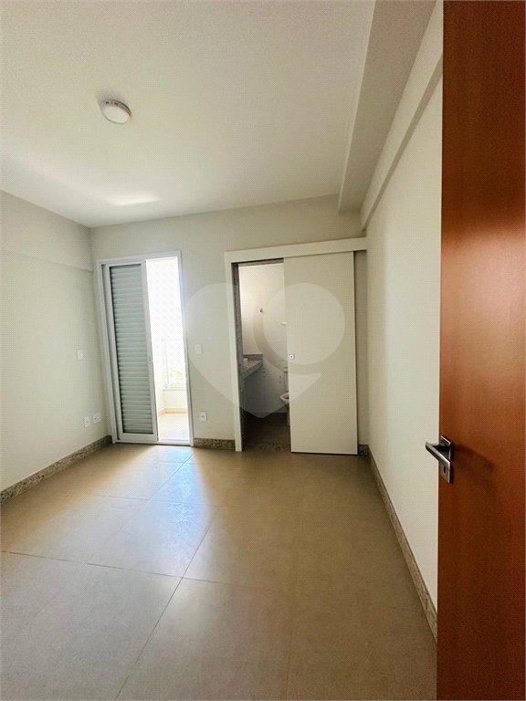 Apartamento com 2 dormitórios, sendo 1 suíte