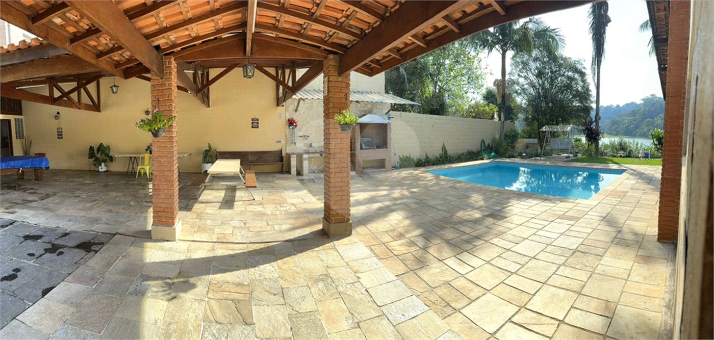Casa à venda com 8 quartos, sendo 4 suítes, em Eldorado, Diadema, SP