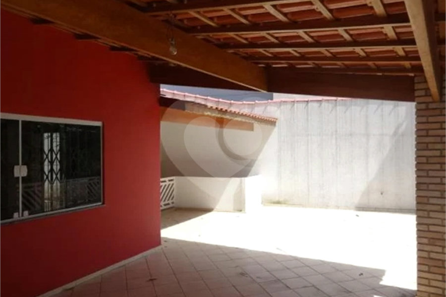 Casa à venda com 4 quartos, sendo 2 suítes, em Horto, São Paulo, SP