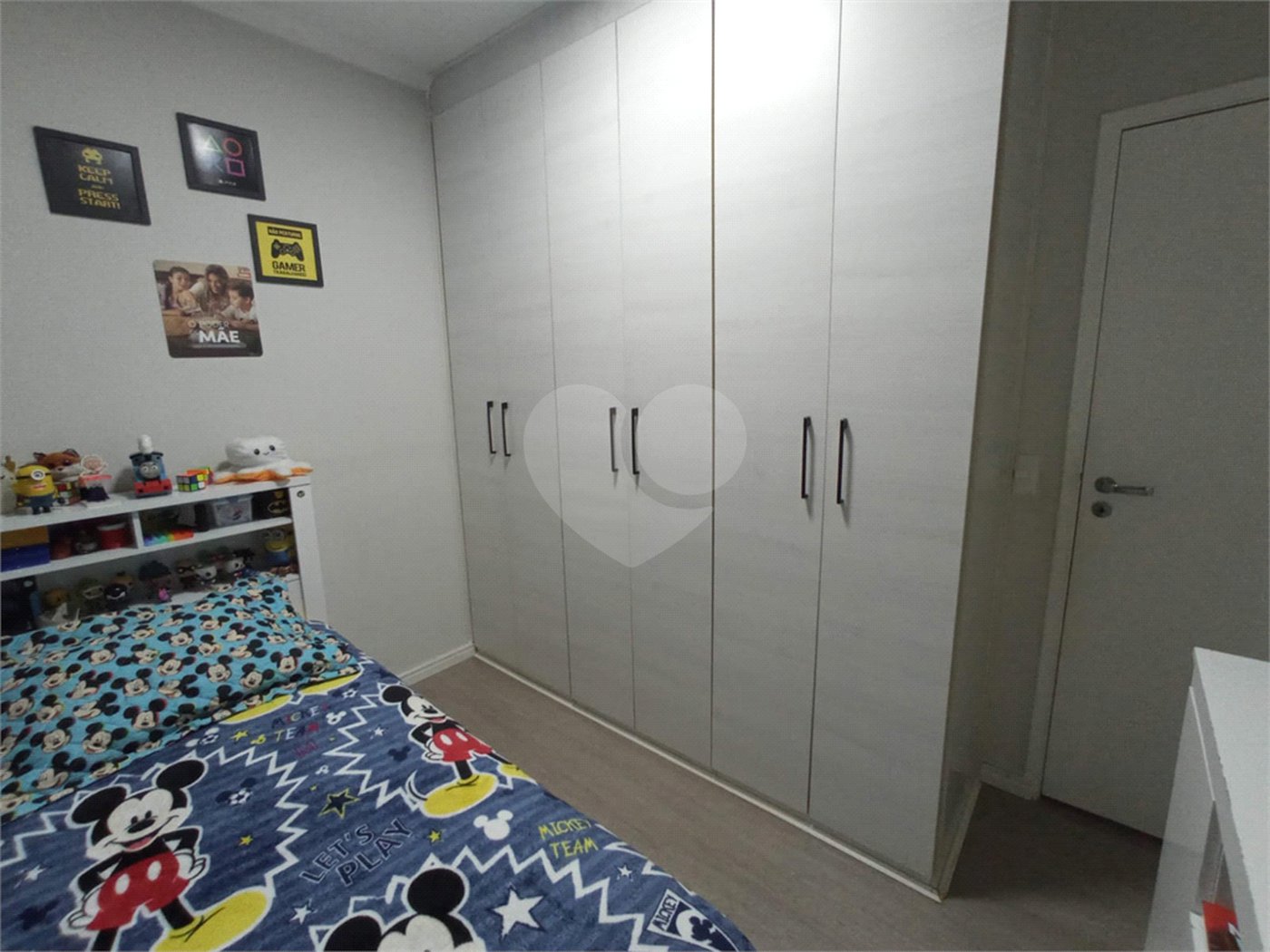 Casa à venda com 3 quartos, sendo 1 suíte, no condomínio Cond Res Paineiras, São Paulo - SP