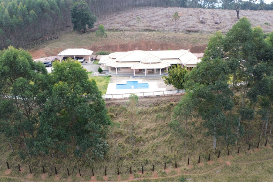 Casa à venda com 4 suítes no Centro, Extrema, MG