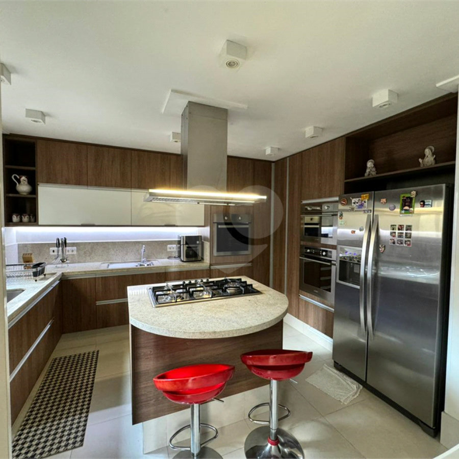 Casa à venda com 3 quartos, sendo 1 suíte, no condomínio Residencial Jardim das Flores 1510, Cotia - SP