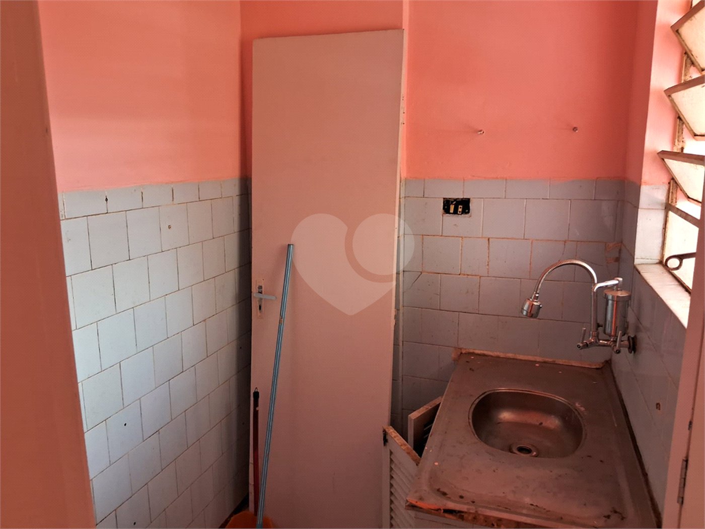 Apartamento a venda com 35m² perto de ônibus e Metrô