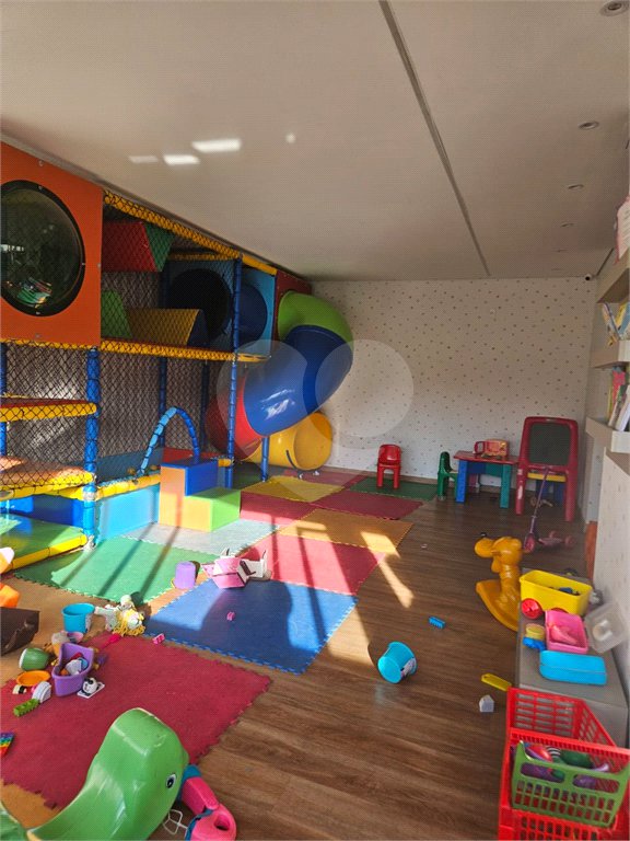 Apartamento à venda com 3 quartos, sendo 1 suíte, no Centro, Poá, SP