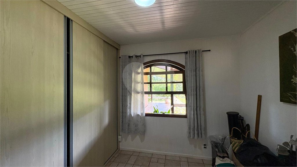 Sítio à venda com 4 quartos, sendo 2 suítes,  em Sorocamirim (canguera), São Roque, SP
