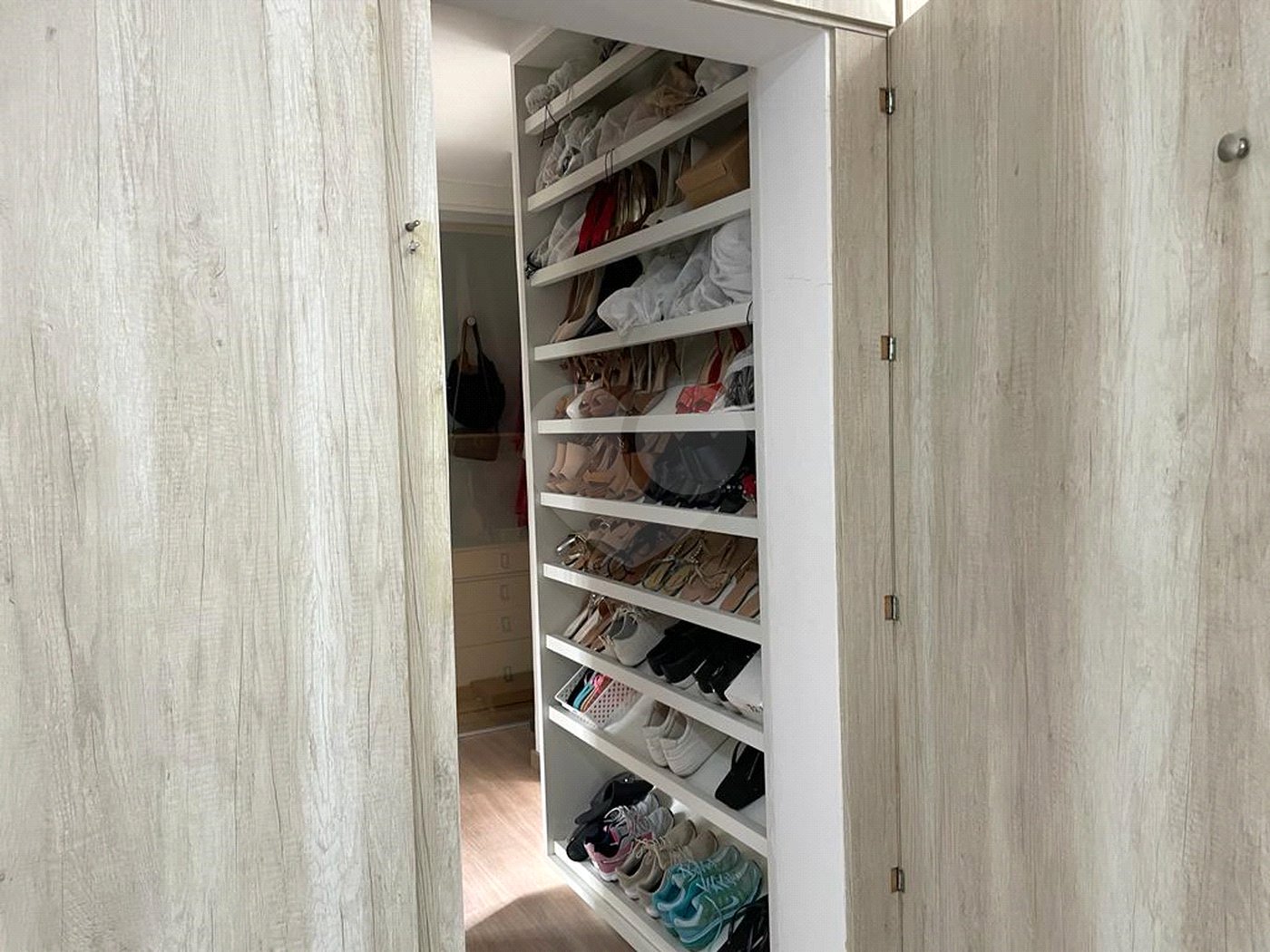 Casa à venda com 4 suítes em Suru, Santana de Parnaíba, SP