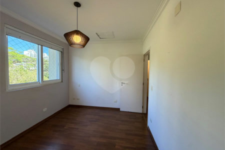 Casa à venda ou para alugar com 4 quartos, sendo 3 suítes, em Alto da Boa Vista, São Paulo, SP