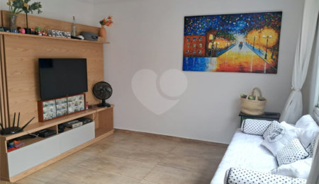 Casa à venda com 4 quartos, sendo 1 suíte,  no condomínio Villas IV, São Paulo - SP