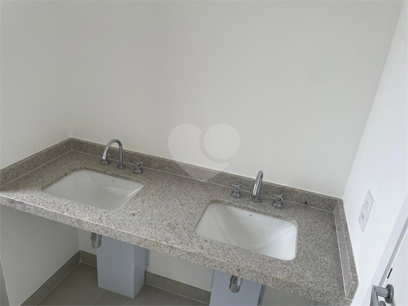 Apartamento à venda com 3 suítes em Alto da Boa Vista, São Paulo, SP