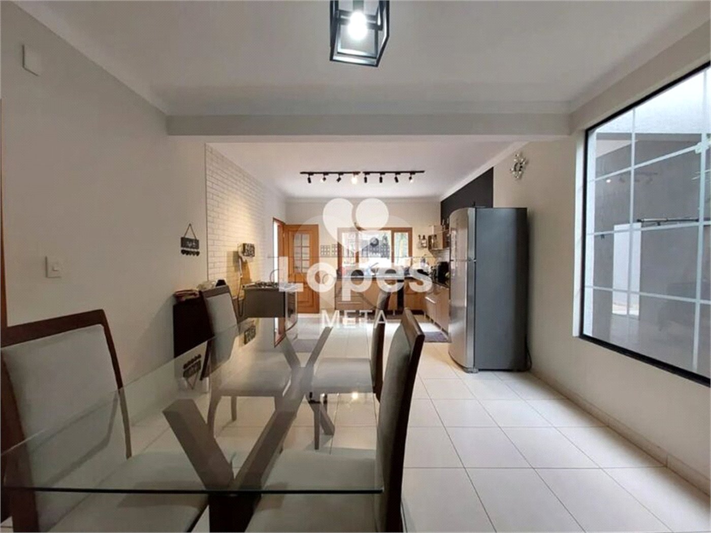 Casa à venda com 3 quartos, sendo 1 suíte,  no condomínio Loteamento Vila Branca, Jacareí - SP