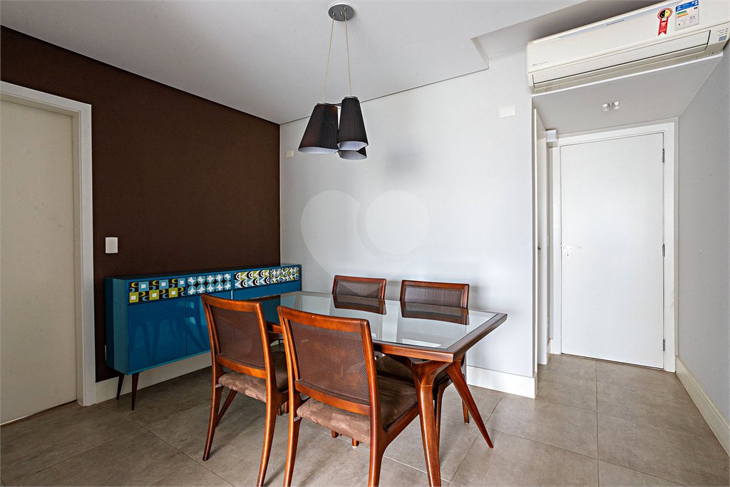 Apartamento à venda com 3 quartos, sendo 1 suíte,  em Jardim das Acácias, São Paulo, SP