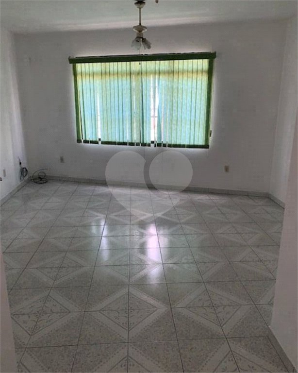 Sobrado à venda com 3 quartos, sendo 1 suíte, em Tremembé, São Paulo, SP