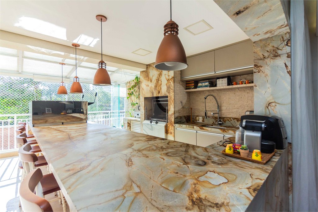 Apartamento à venda com 3 suítes em Vila Cordeiro, São Paulo, SP