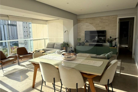 Apartamento à venda com 3 quartos, sendo 1 suíte, em Vila Firmiano Pinto, São Paulo, SP