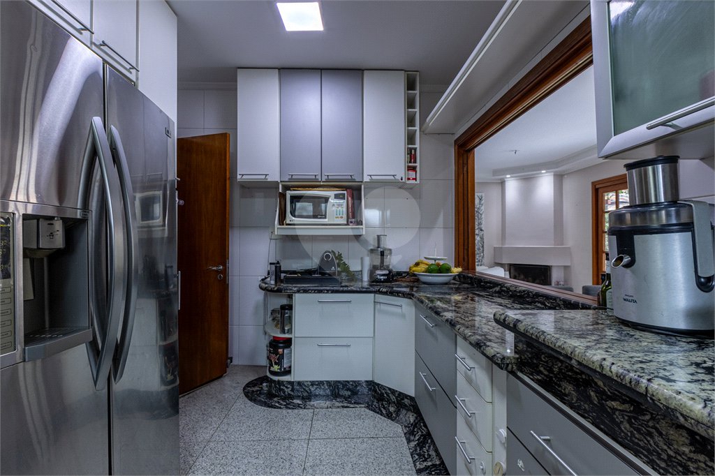 Casa à venda com 4 quartos, sendo 2 suítes,  no condomínio Los Alámos, São Paulo - SP