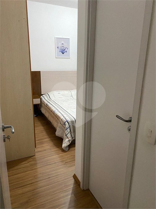Apartamento à venda com 2 quartos, sendo 1 suíte,  em Jardim Carambeí, São Roque, SP