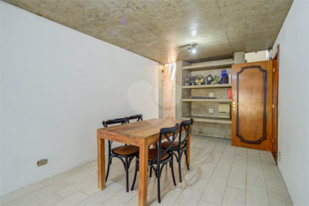 Casa à venda com 5 quartos, sendo 3 suítes, em Alto da Boa Vista, São Paulo, SP
