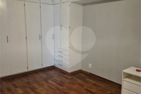 Casa de Vila à venda com 4 quartos, sendo 3 suítes, em Chácara Santo Antônio, São Paulo, SP