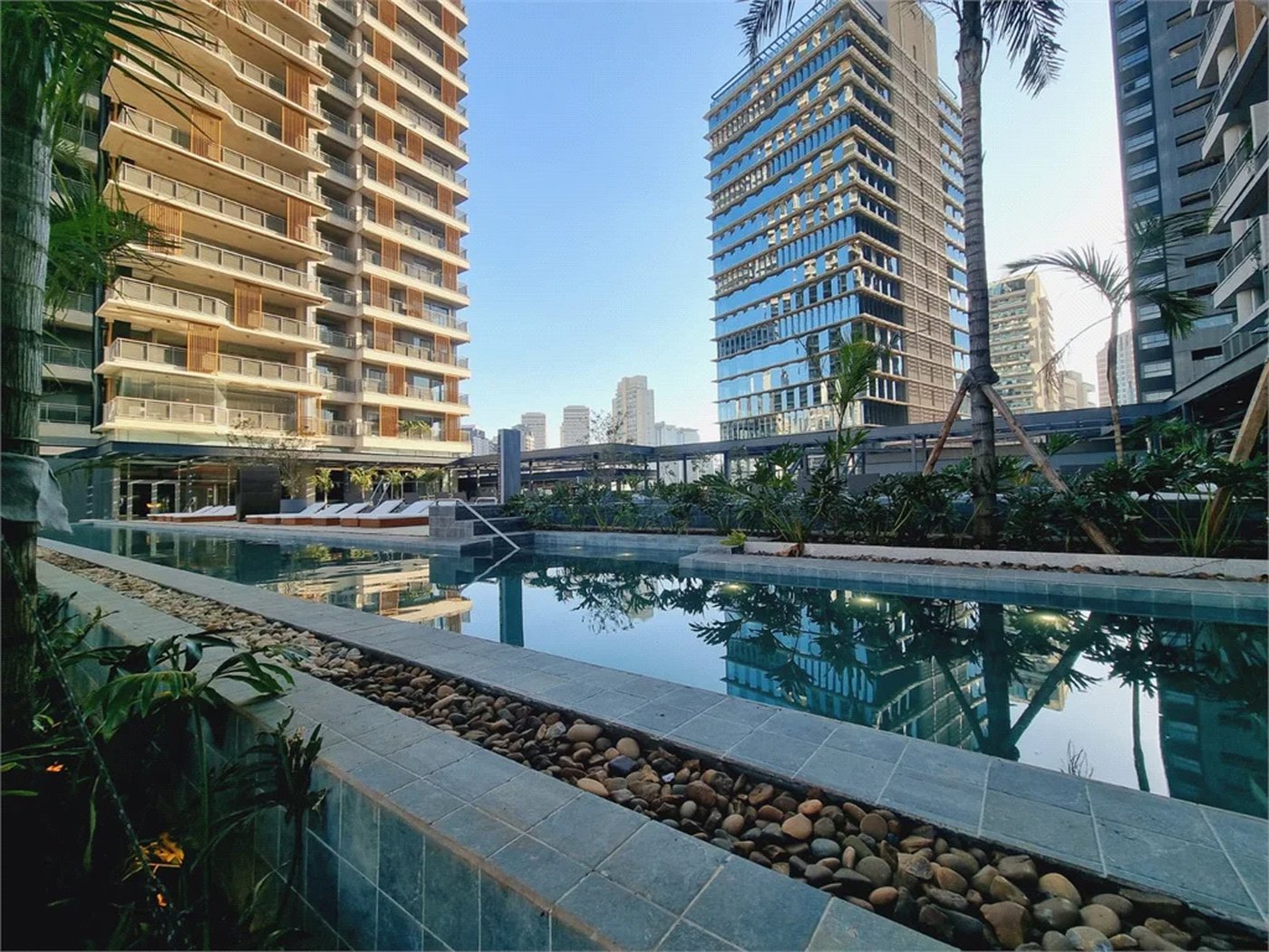 Apartamento à venda ou para alugar com 3 quartos, sendo 1 suíte,  em Jardim das Acácias, São Paulo, SP