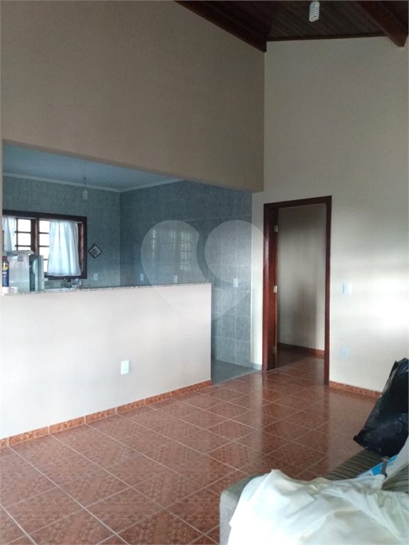 Casa à venda com 3 quartos, sendo 1 suíte, no condomínio Marf Ii, Bom Jesus dos Perdões - SP