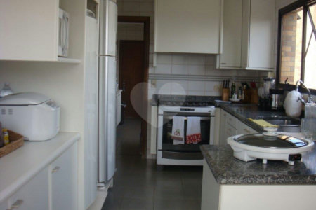 Apartamento à venda com 4 suítes em Vila Andrade, São Paulo, SP
