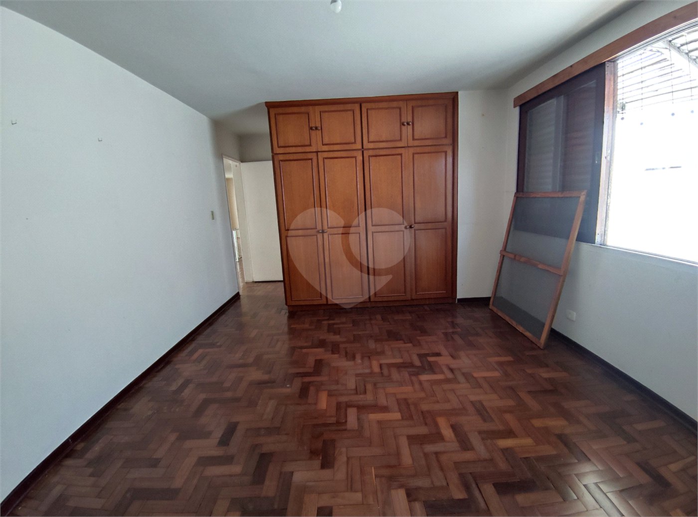 Sobrado à venda com 4 quartos, sendo 2 suítes, em Chácara Monte Alegre, São Paulo, SP