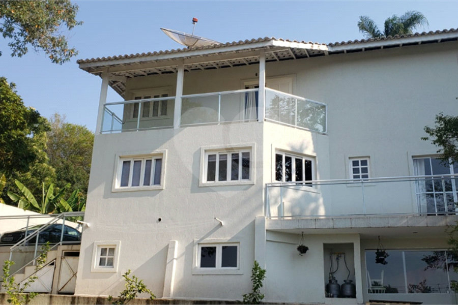 Casa à venda com 4 suítes em Pirucaia, Mairiporã, SP