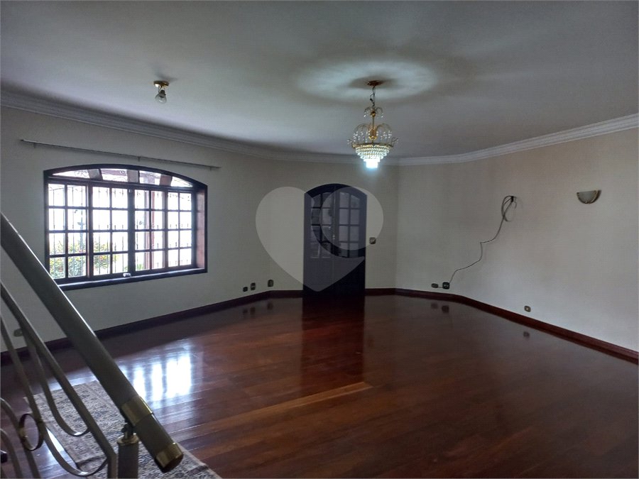 Sobrado à venda ou para alugar com 4 quartos, sendo 1 suíte,  em Barro Branco (zona Norte), São Paulo, SP