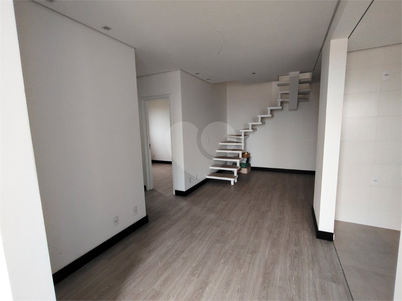 Duplex à venda com 2 quartos, sendo 1 suíte, em Vila Ginez, Itapetininga, SP