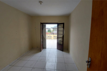 Sobrado à venda com 4 quartos, sendo 1 suíte,  em Vila Guarani (z Sul), São Paulo, SP