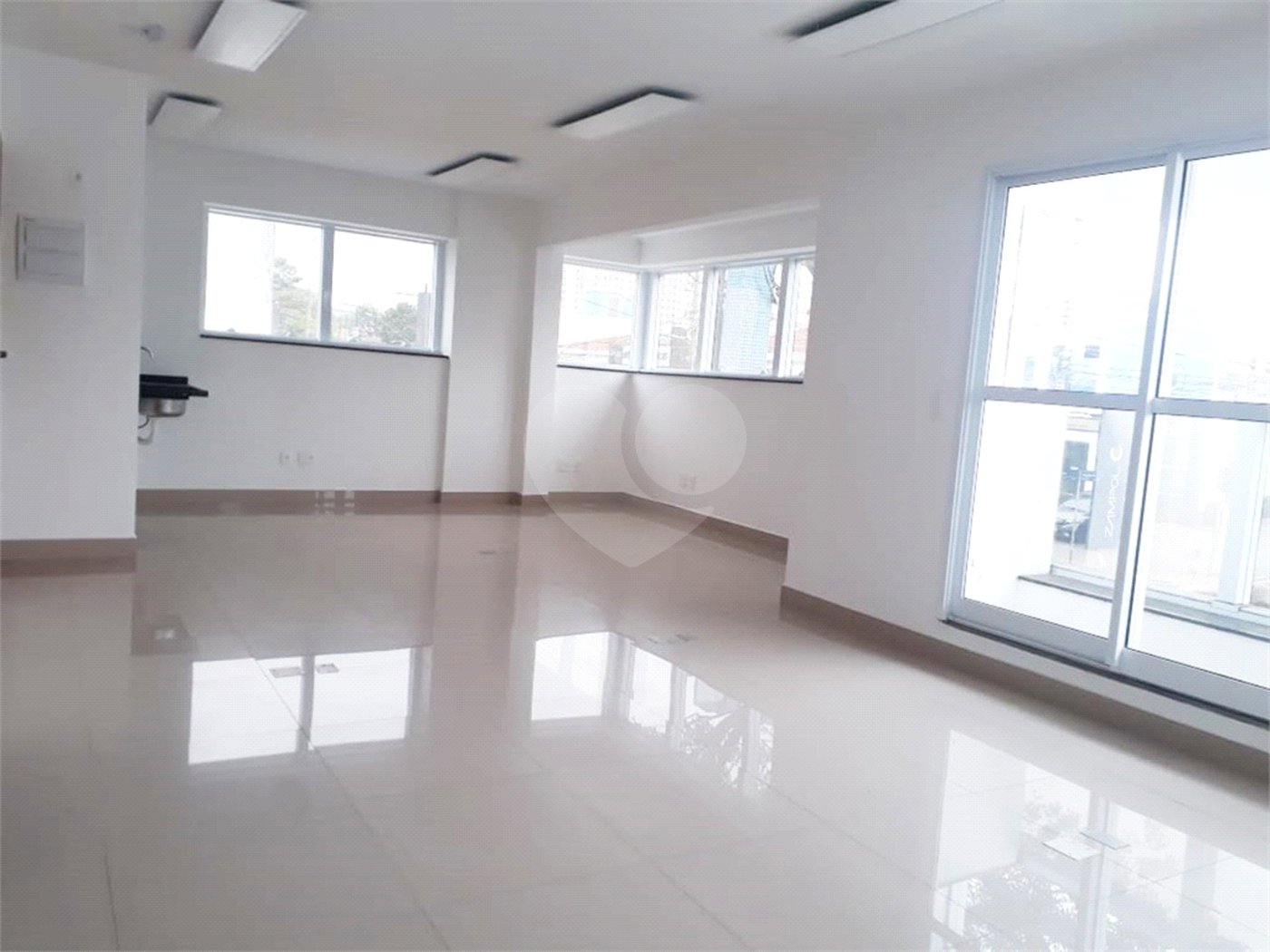 Sala para alugar em Vila Gilda, Santo André, SP