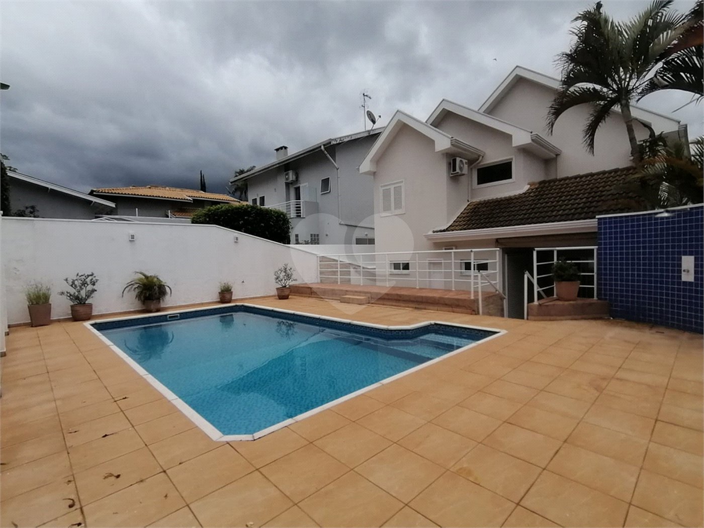 Casa para alugar com 3 quartos, sendo 1 suíte, no condomínio Recanto dos Paturis, Vinhedo - SP
