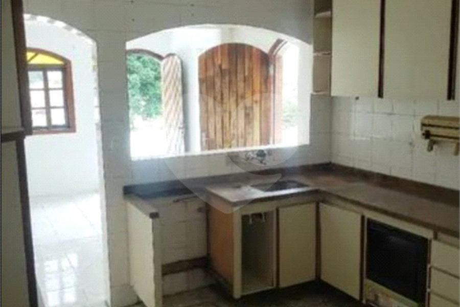 Sobrado à venda com 4 quartos, sendo 1 suíte, em Tremembé, São Paulo, SP