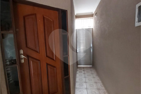Sobrado à venda com 3 quartos, sendo 1 suíte,  em Vila Bernadotti, Mogi das Cruzes, SP