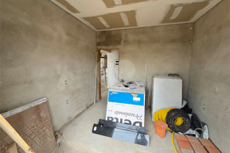 Casa à venda com 3 quartos, sendo 1 suíte, no condomínio Tivolli, Itapetininga - SP