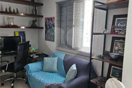 Apartamento à venda com 3 quartos, sendo 1 suíte, em Vila Olímpia, São Paulo, SP