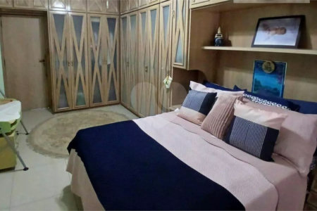 Sobrado à venda com 4 quartos, sendo 2 suítes, em Vila Santa Maria, São Paulo, SP