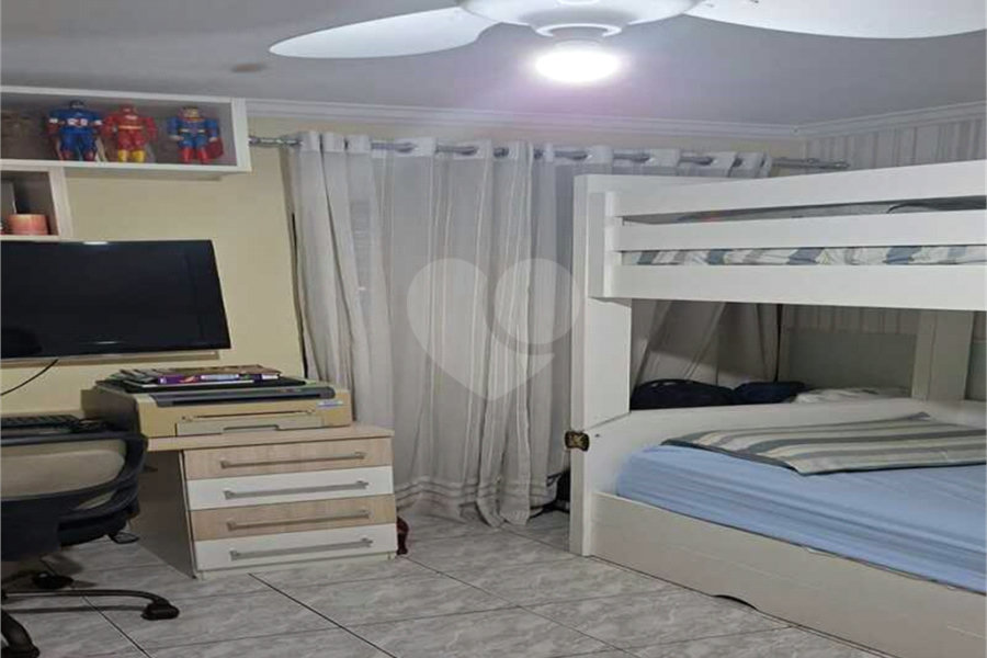 Sobrado à venda com 2 quartos, sendo 1 suíte, em Vila Nova Cachoeirinha, São Paulo, SP