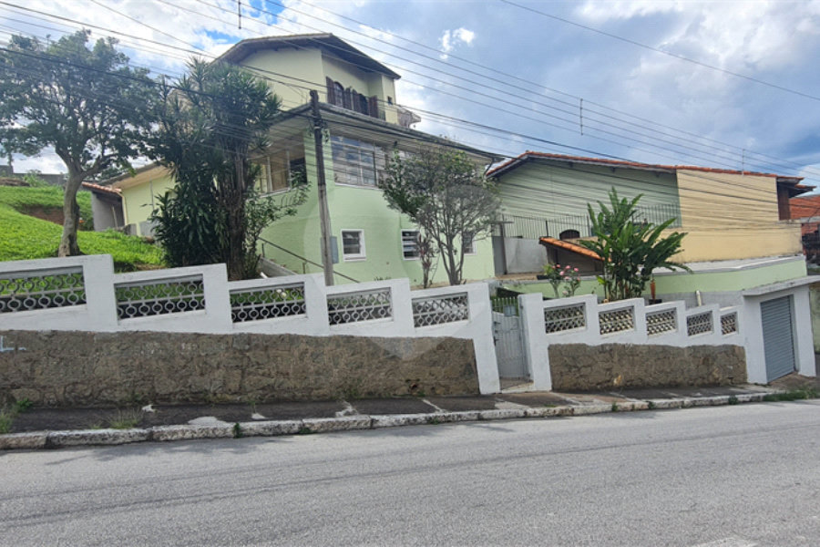 Casa à venda com 3 quartos no Centro, Mairiporã, SP