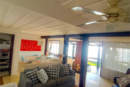 Casa à venda com 5 quartos, sendo 4 suítes, em Manguinhos, Armação dos Búzios, RJ