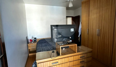 Sobrado à venda com 3 quartos, sendo 1 suíte,  em Jardim Monte Kemel, São Paulo, SP