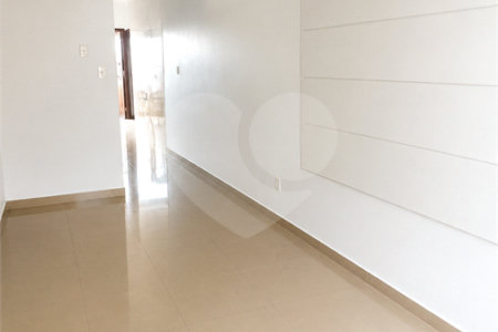 Sobrado à venda com 3 quartos, sendo 1 suíte,  em Vila Linda, Santo André, SP