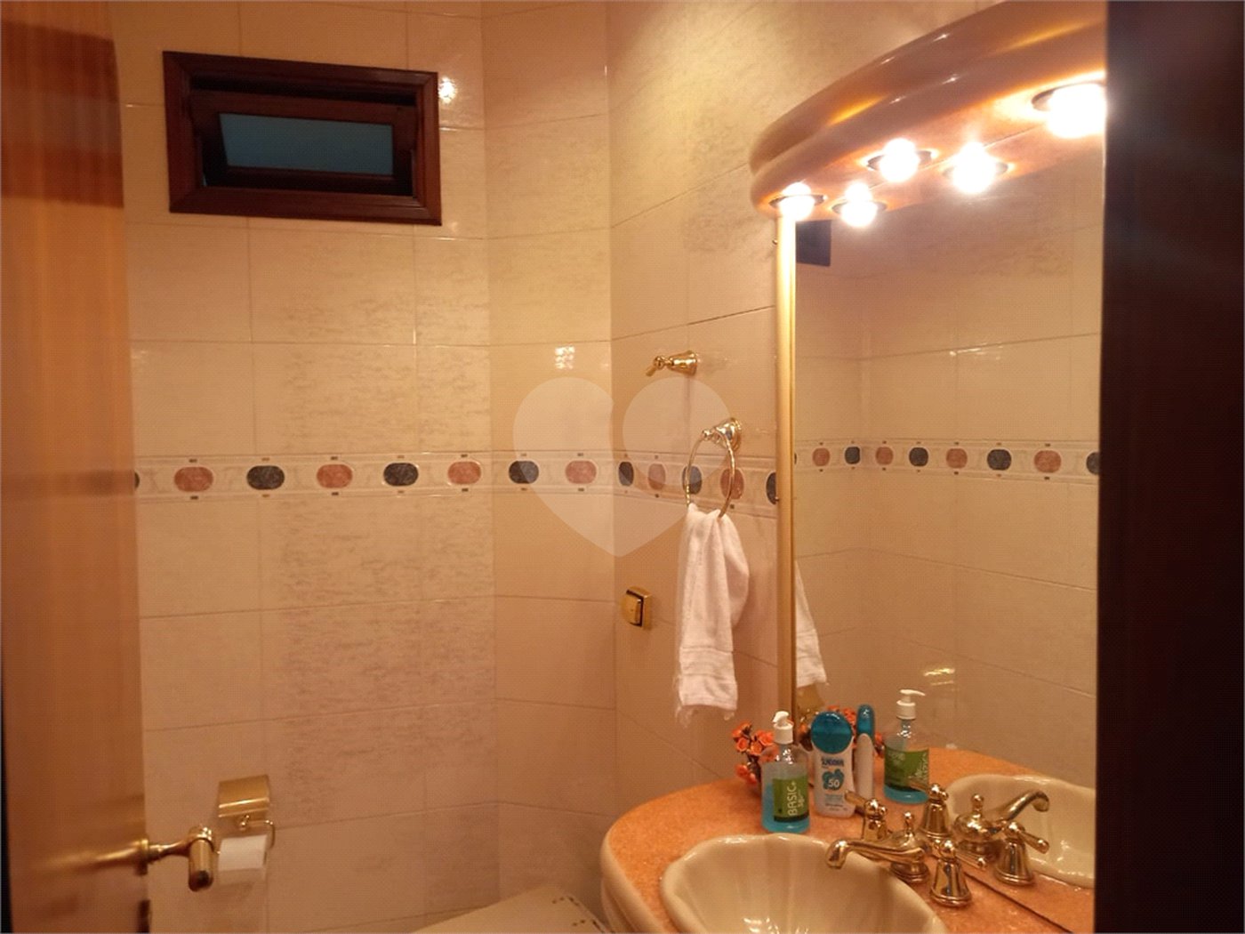 Sobrado à venda com 3 quartos, sendo 1 suíte,  em Santa Teresinha, São Paulo, SP