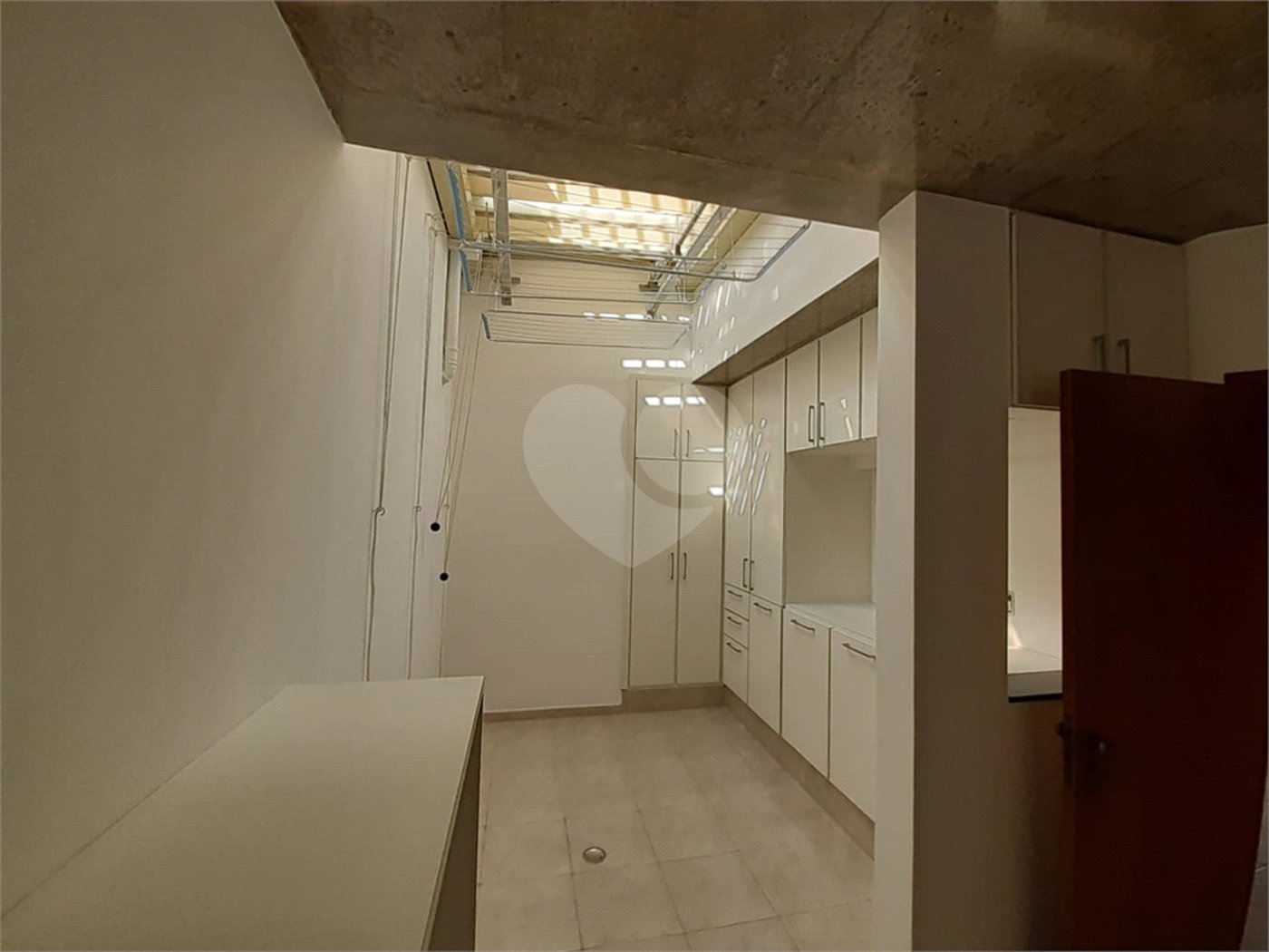 Sobrado à venda com 4 quartos, sendo 2 suítes,  em Tremembé, São Paulo, SP