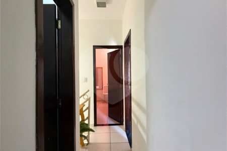 Sobrado à venda ou para alugar com 3 quartos, sendo 1 suíte, em Nossa Senhora Aparecida, Cuiabá, MT