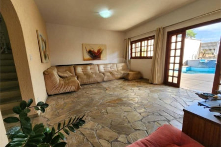 Casa à venda com 3 quartos, sendo 1 suíte, no Centro, Vinhedo, SP